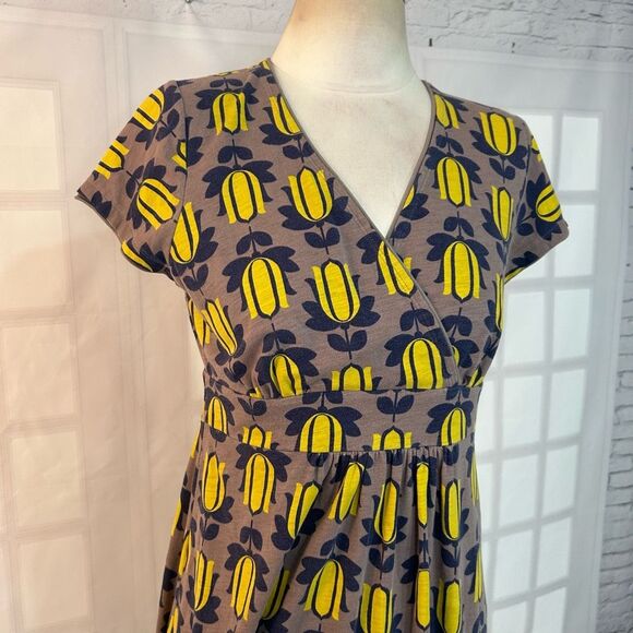 Boden Yellow Navy and Grey Floral ShortSleeve Dress Jersey Size 8 - Picture 2 of 9